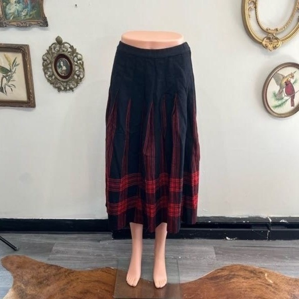 Pendleton Woolen Mills Red & Black Menzies Tartan Pleated Skirt Size 16
